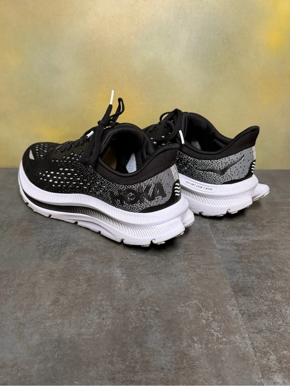 Hoka One One Kawana Women's Black/White Running Shoes Size 8.5B